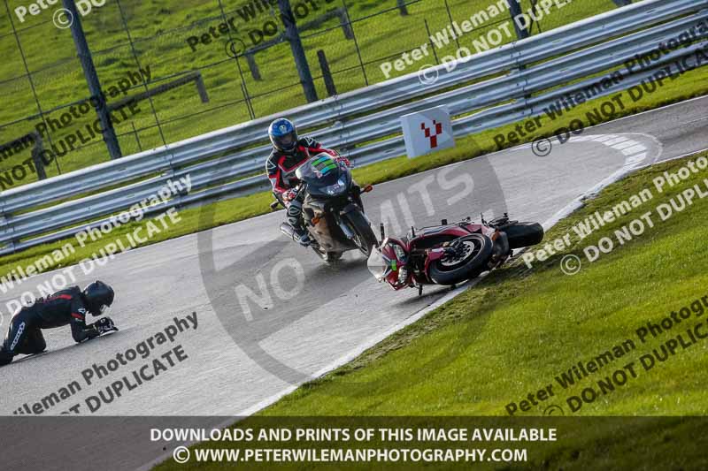 anglesey;brands hatch;cadwell park;croft;donington park;enduro digital images;event digital images;eventdigitalimages;mallory;no limits;oulton park;peter wileman photography;racing digital images;silverstone;snetterton;trackday digital images;trackday photos;vmcc banbury run;welsh 2 day enduro